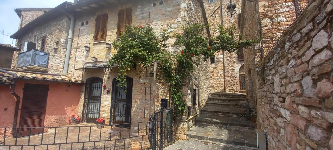 Casetta Delle Rose Assis Exterior foto